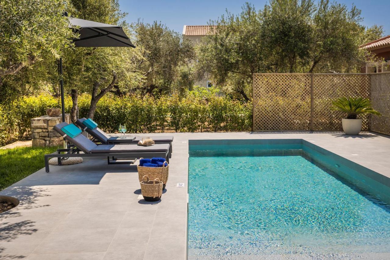 Villa Laoura Свороната Екстер'єр фото